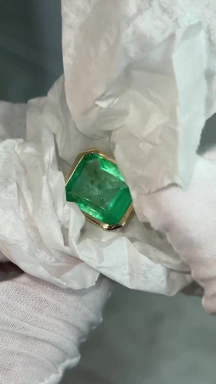 @JR Colombian Emerald