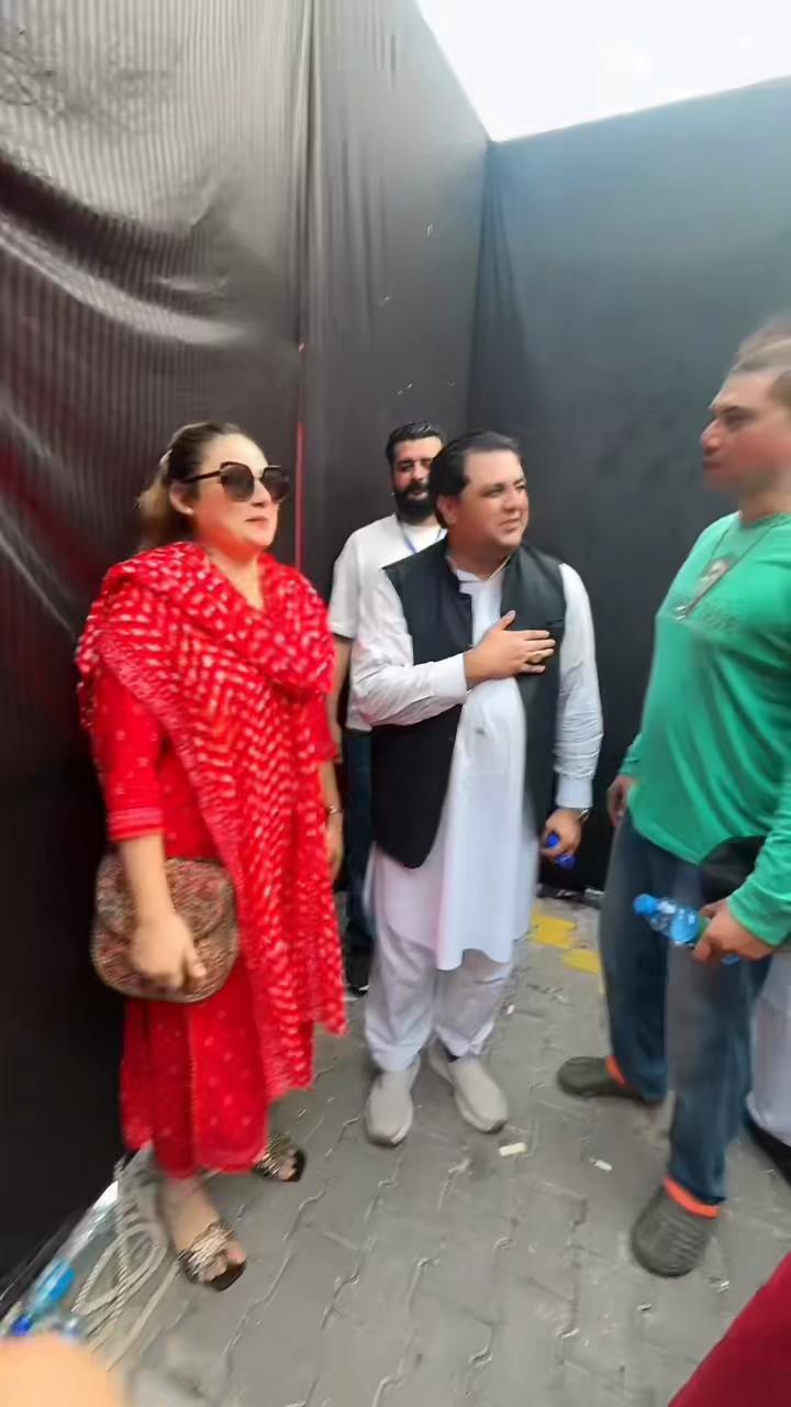 @Maryam Vicky Rajpoot