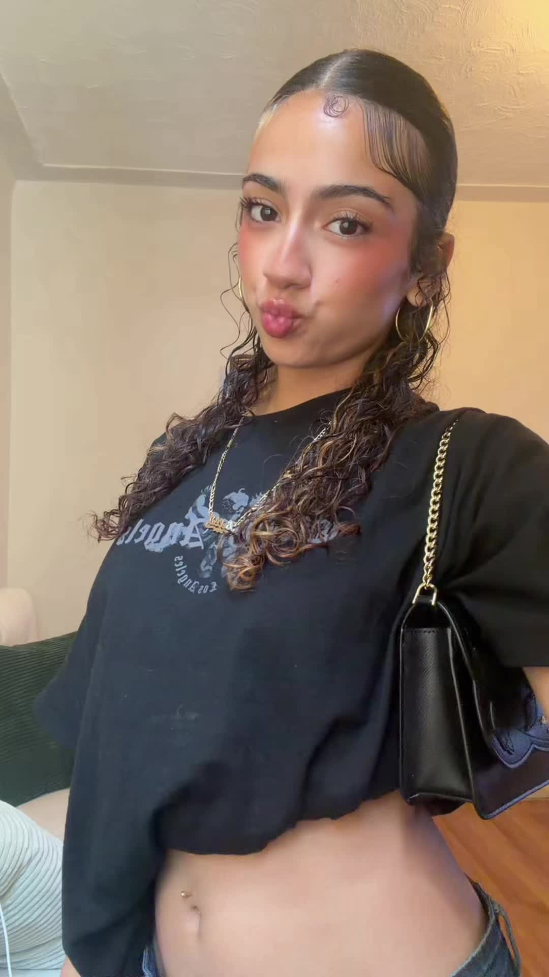 @bellabae