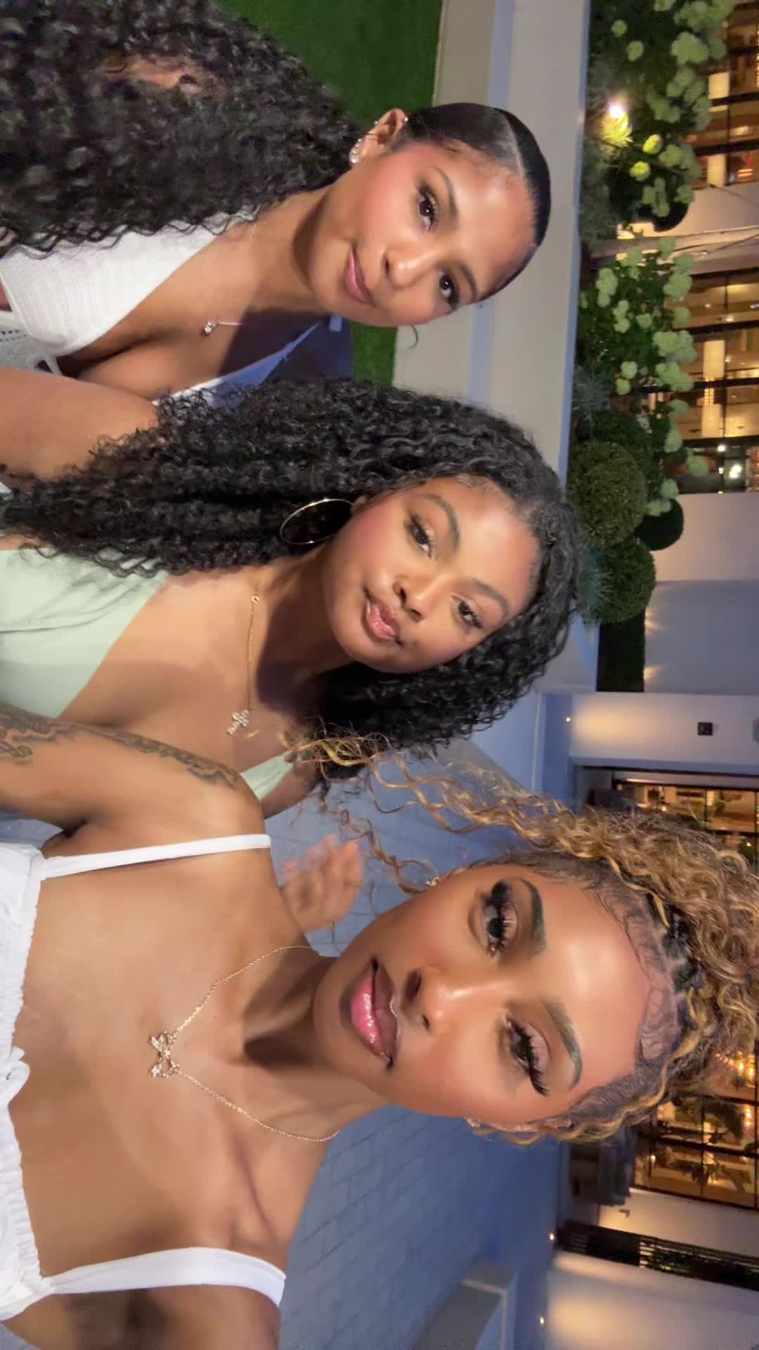 @AVA