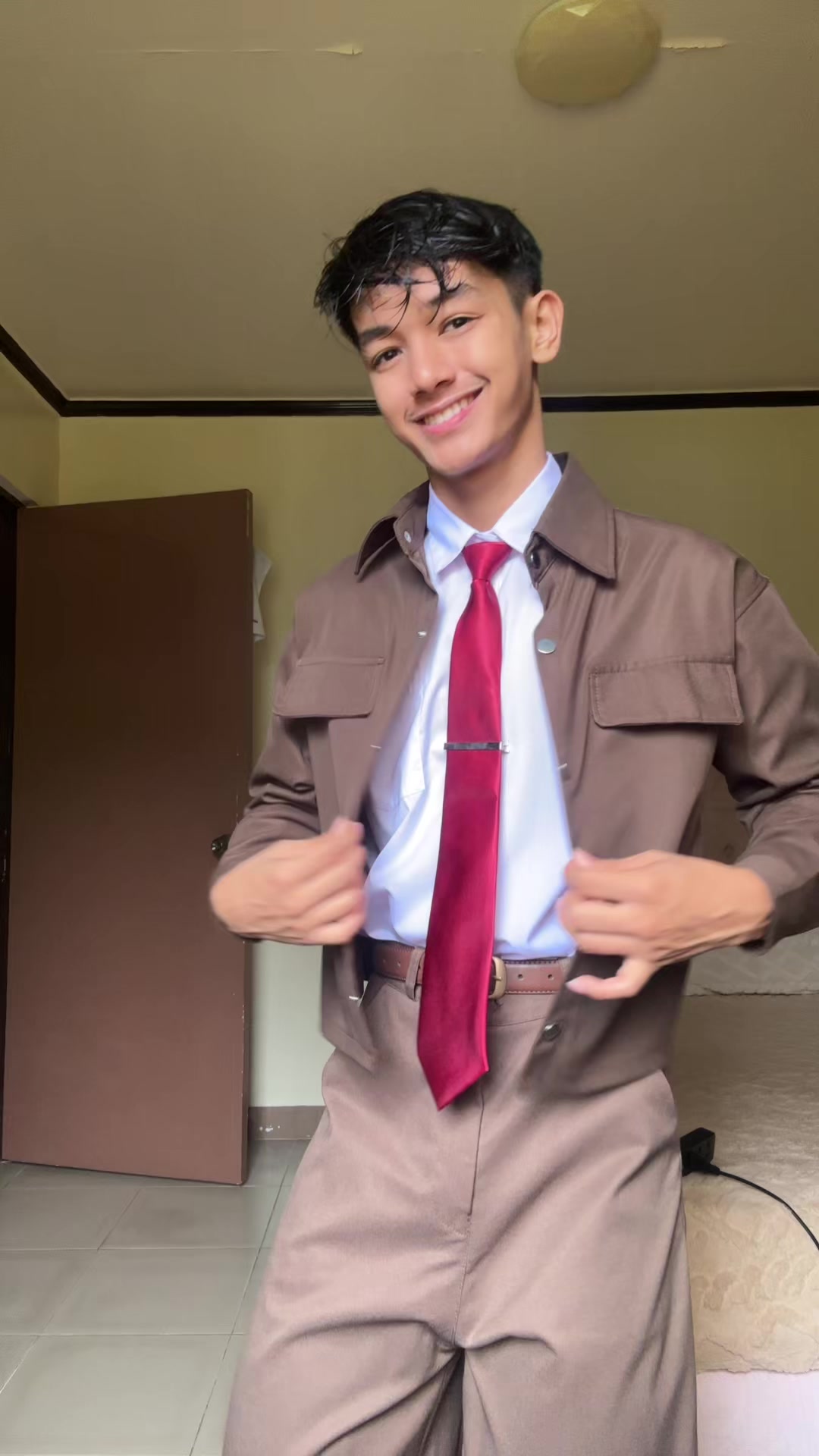 @AkosiTom