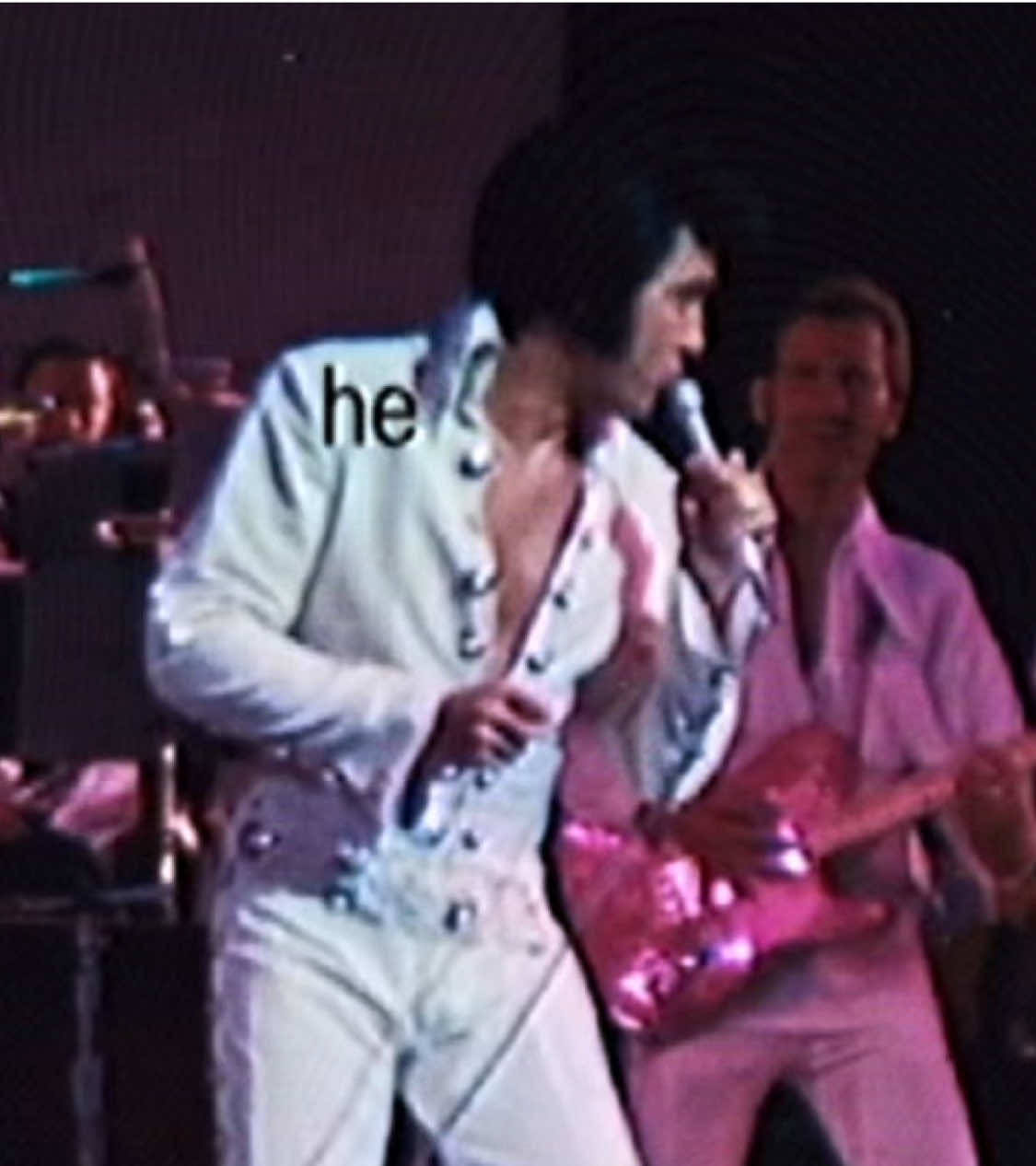 @𝔈𝔩𝔳𝔦𝔰 𝔭𝔯𝔢𝔰𝔩𝔢𝔶