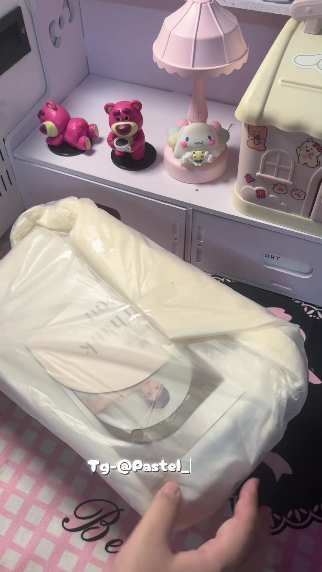 @Pastel Peach