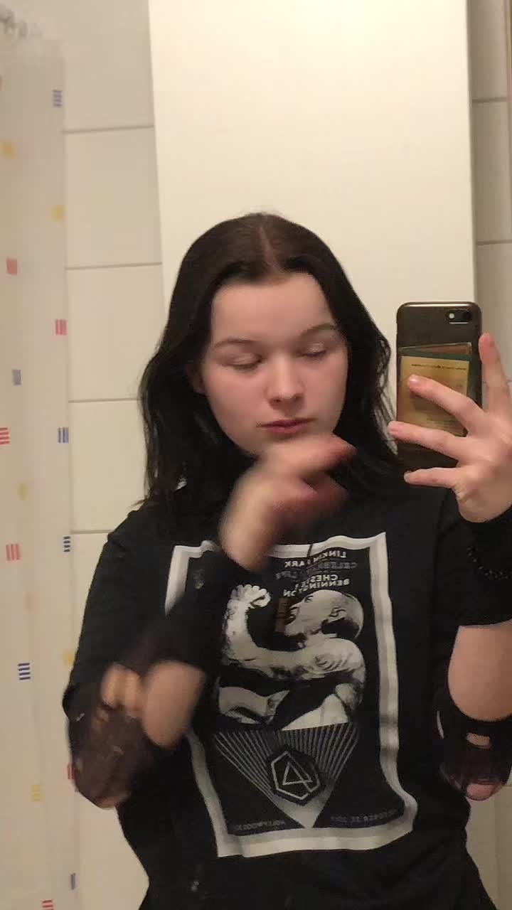 @Elli