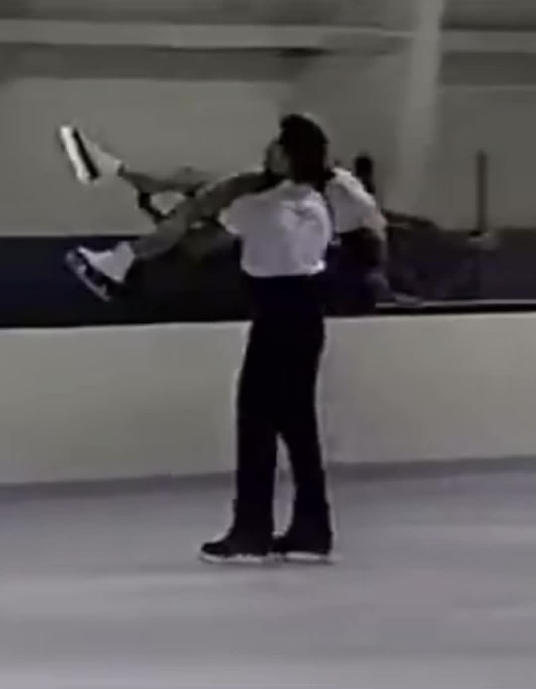 @Ice Skating ⛸