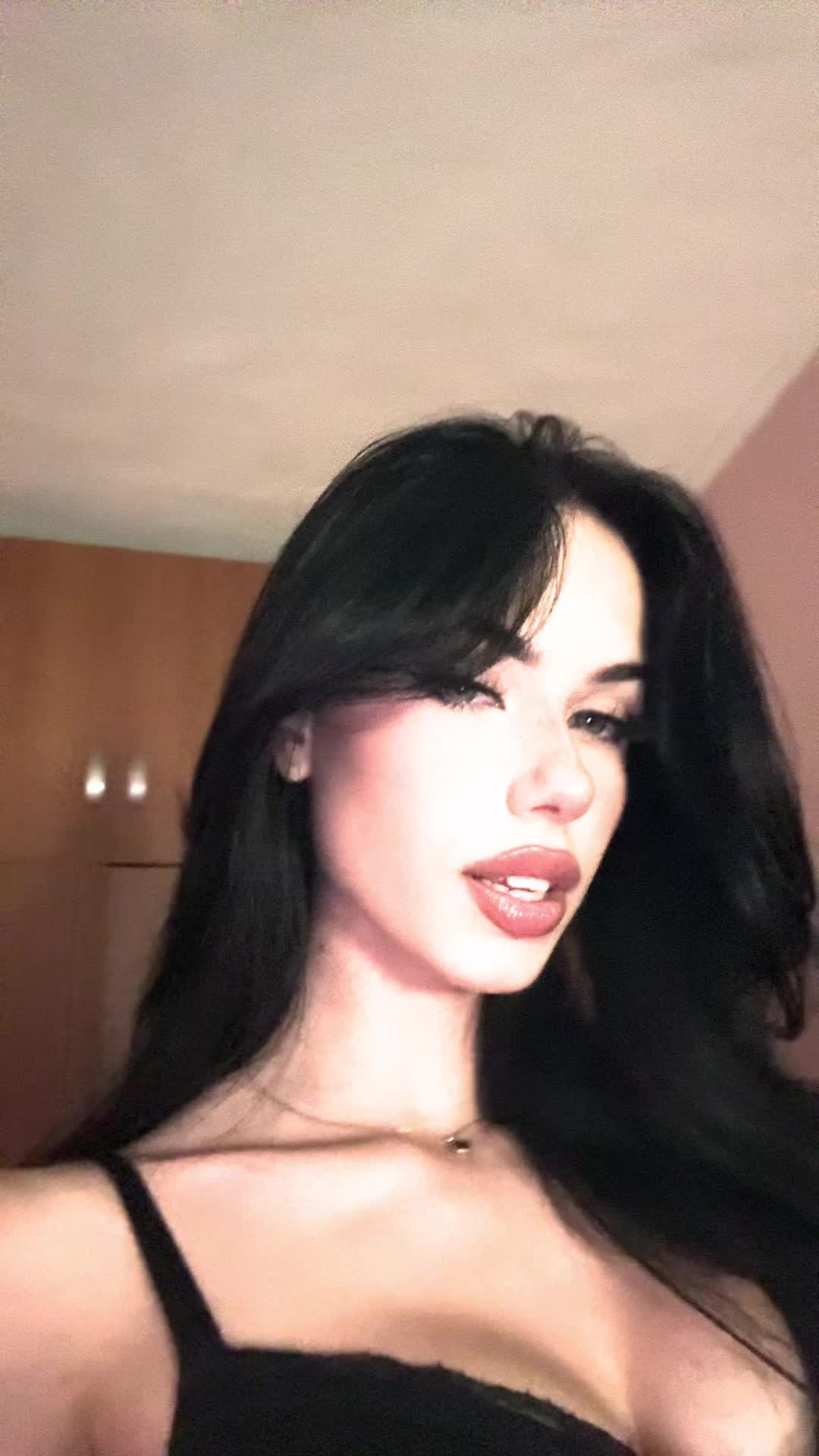 @Victoria ✨
