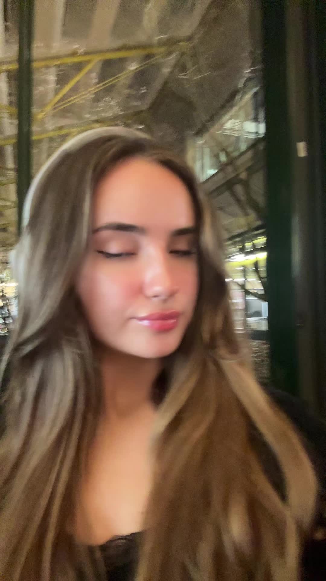 @Ava