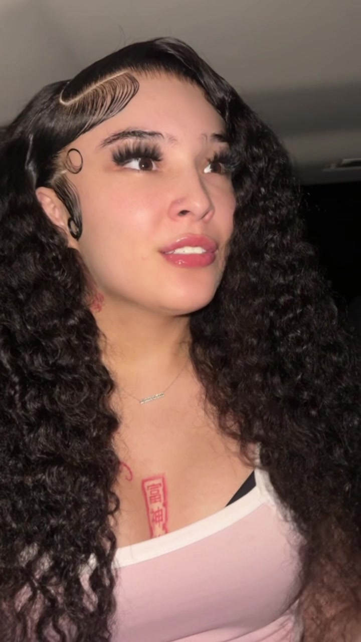 @Ava
