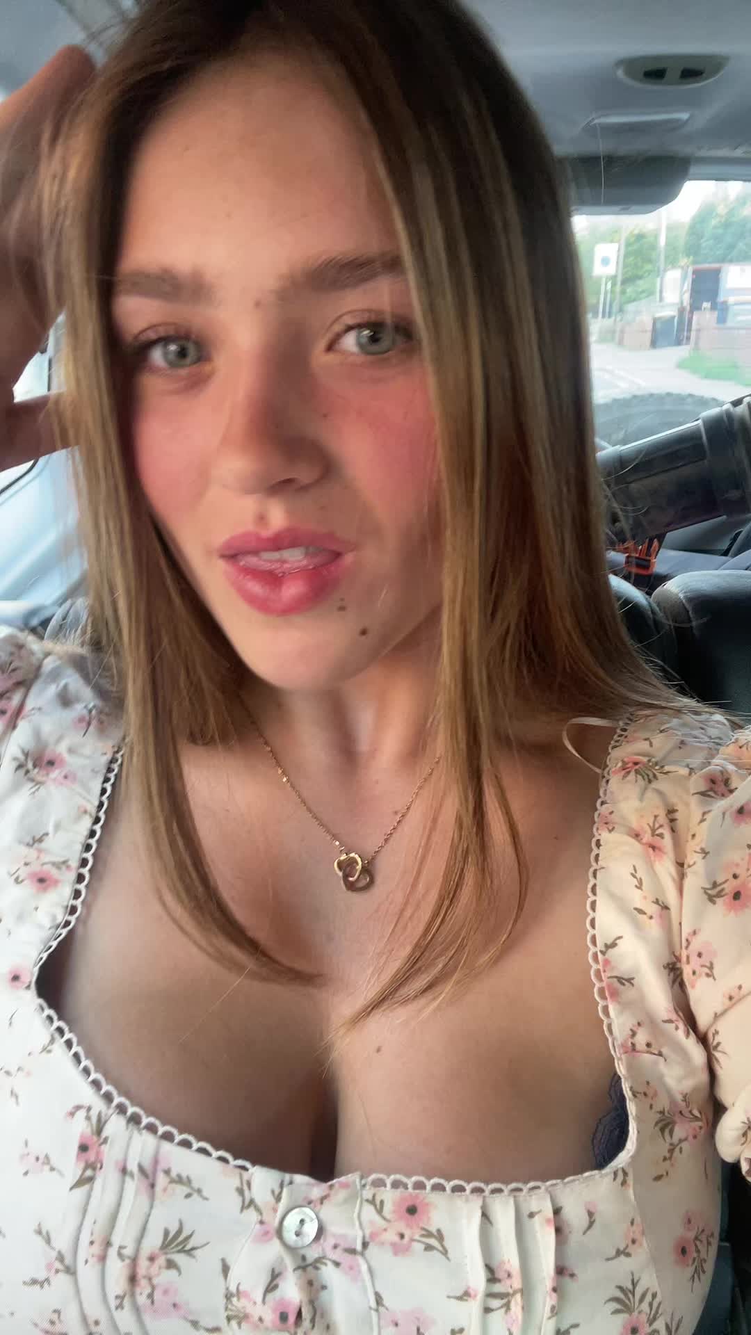 @Kay 🐎🌾🚜🥂💖
