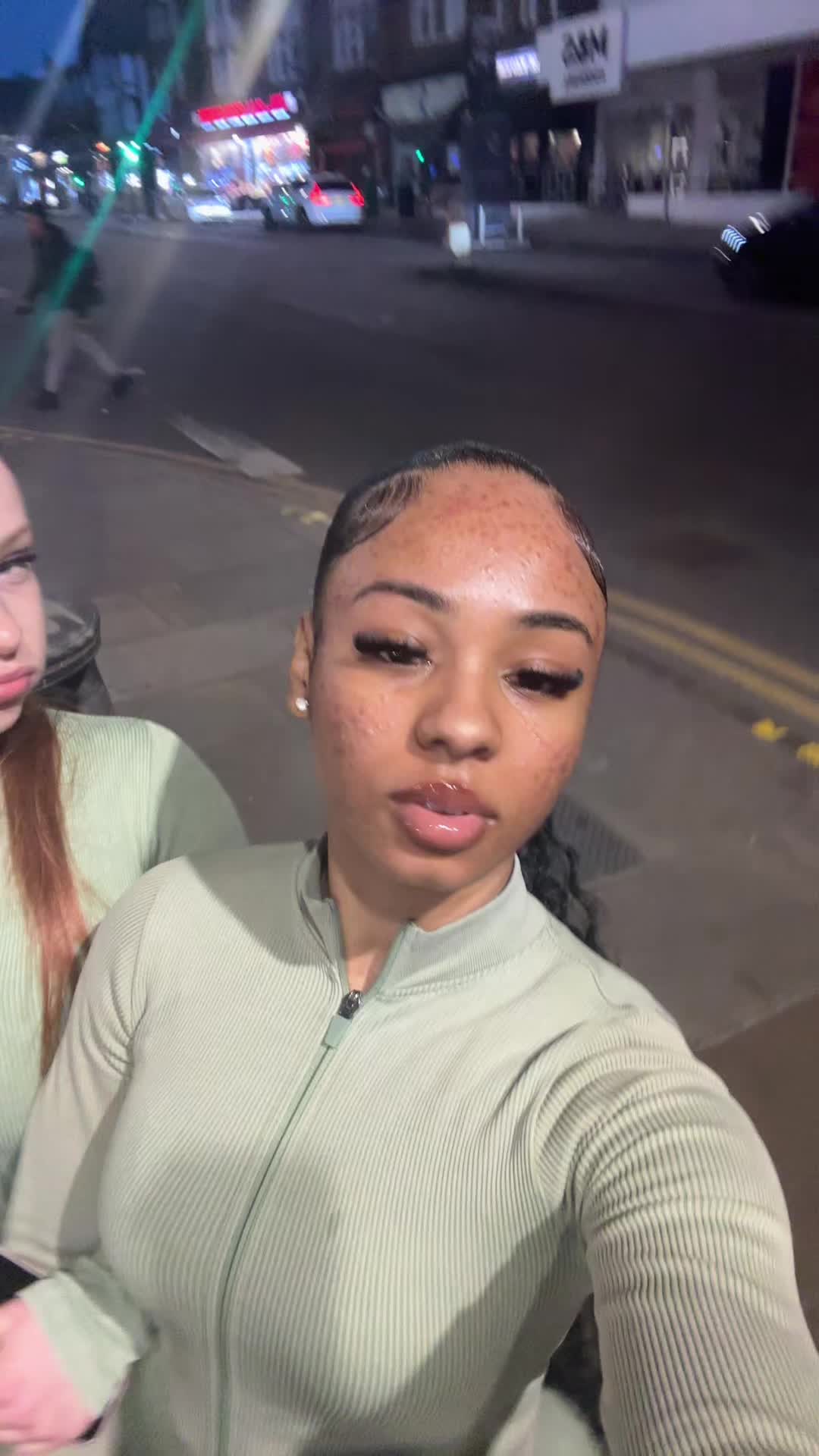 @︎︎👩🏽🦱ྀིྀི