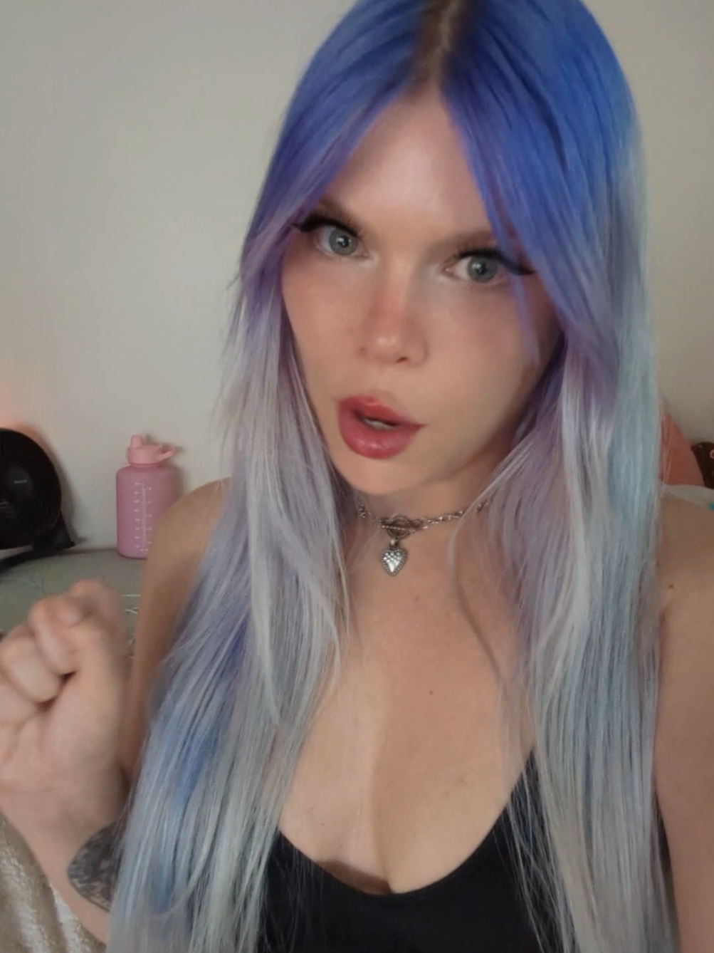 @irlWaifuGoddess