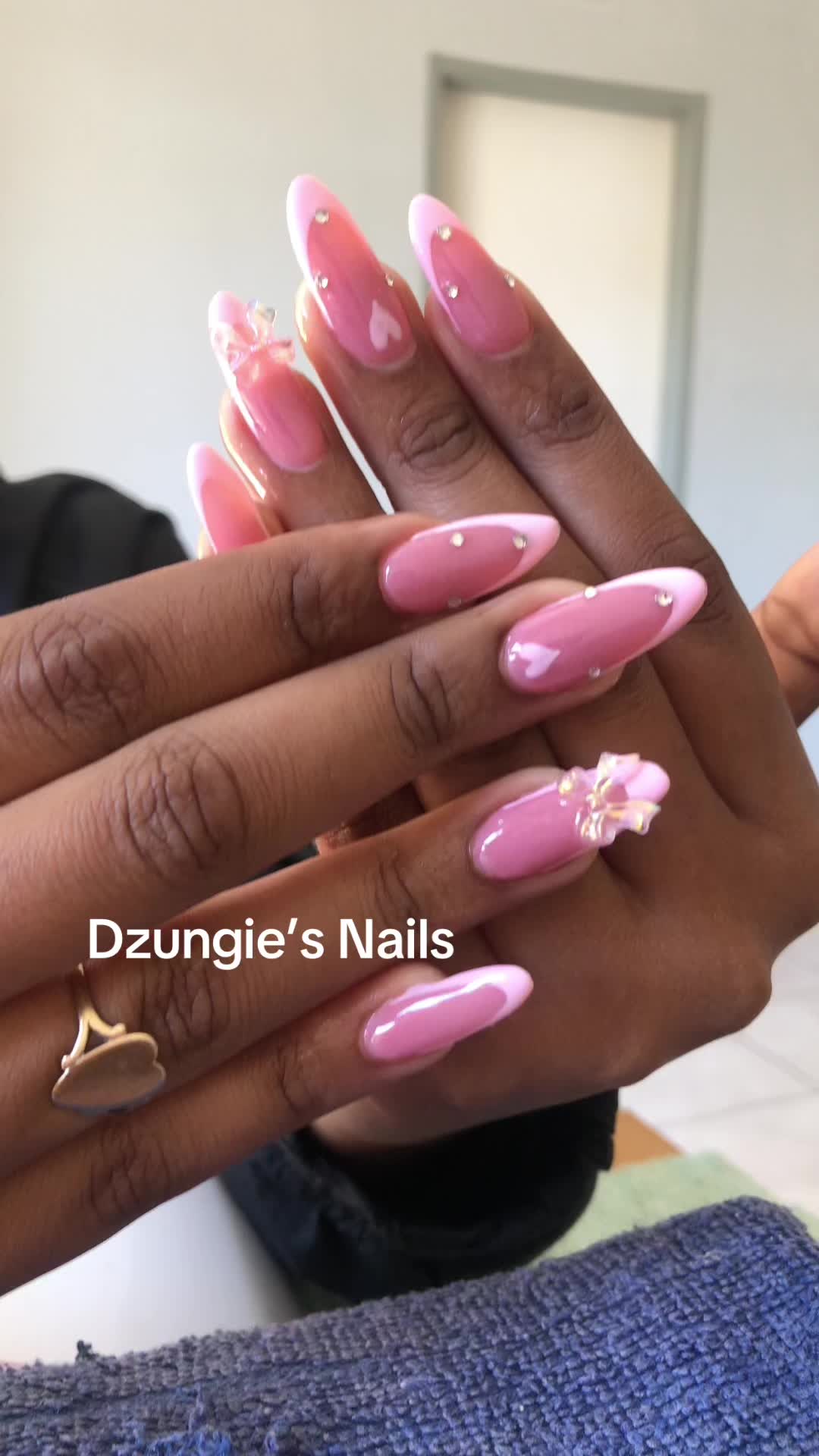 @Dzungie's Nail Bar