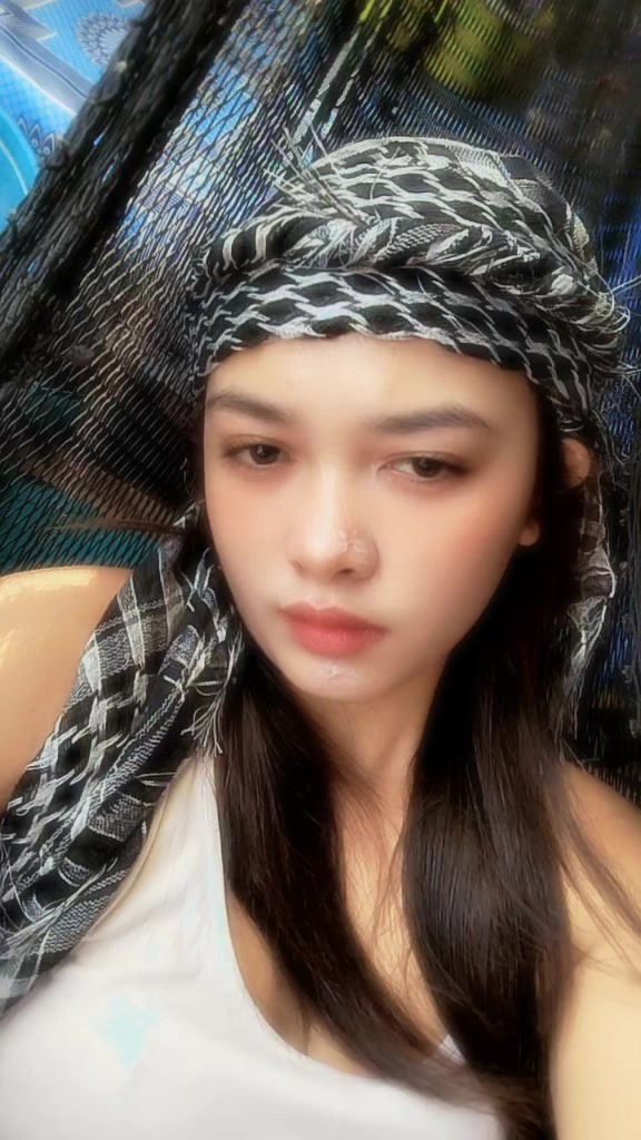 @Yashi ur Gf.