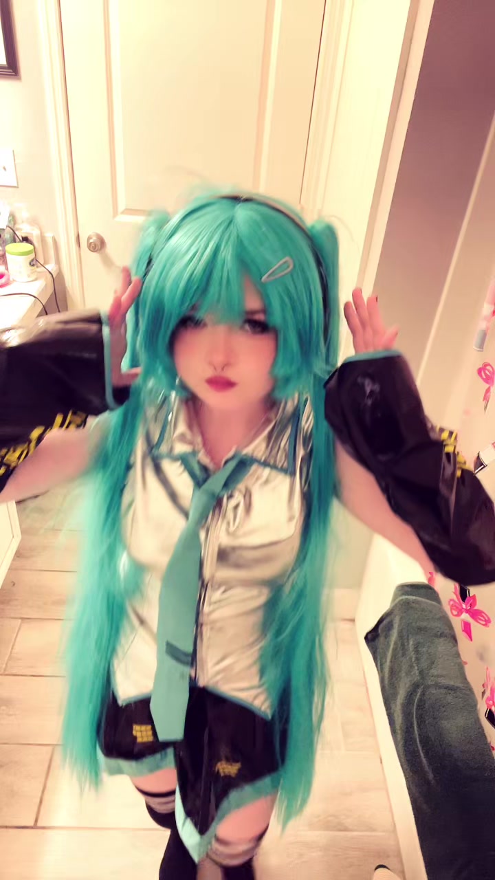 @⨷ lilz ४ ⨷