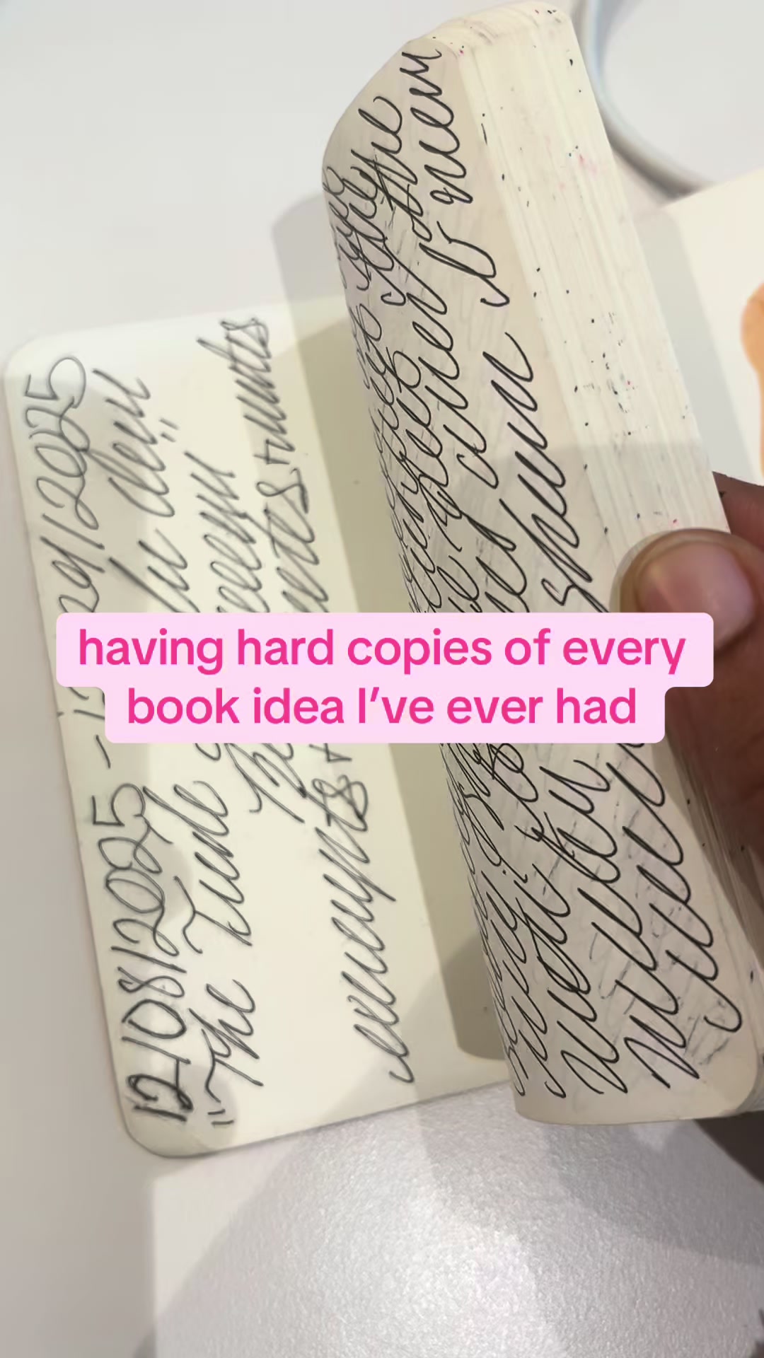 @Dylan | Writer | CC 📚🦋