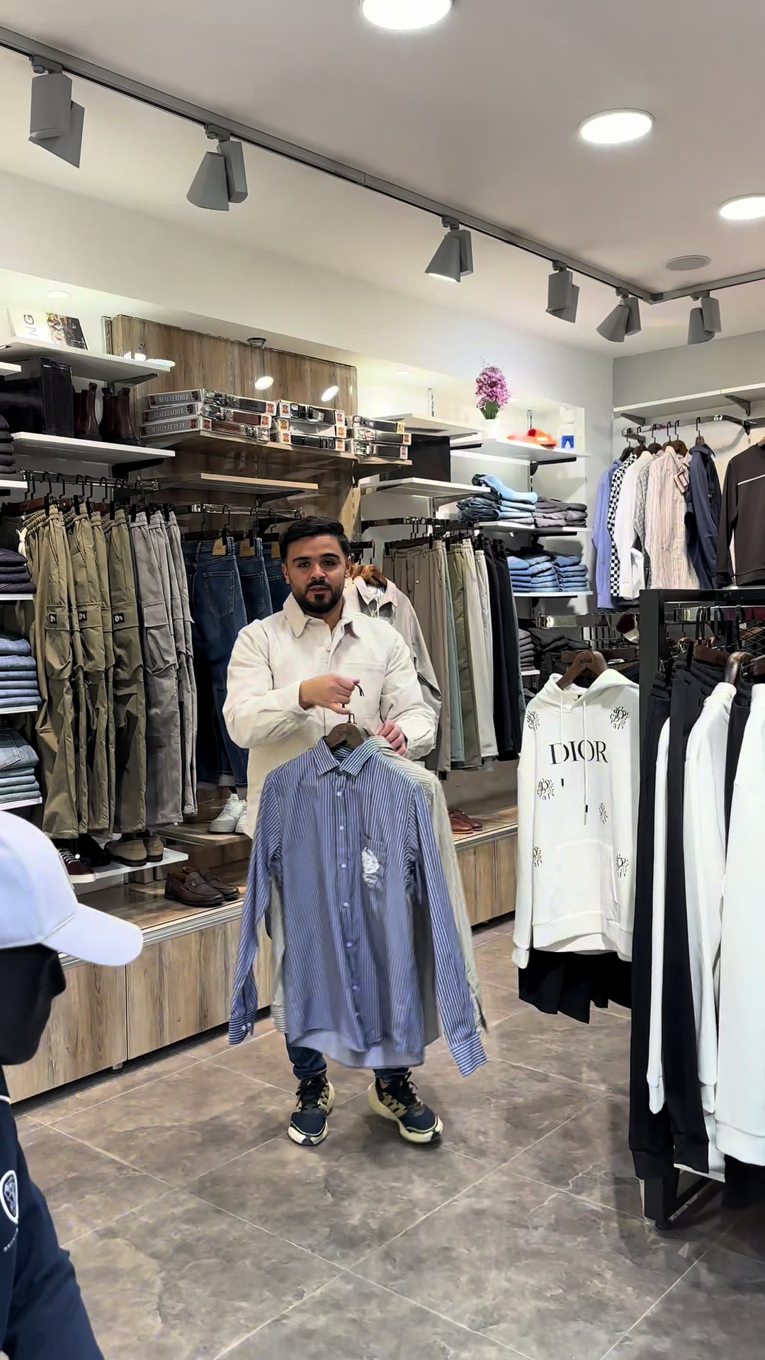 @UNO أونو للملابس الرجاليه