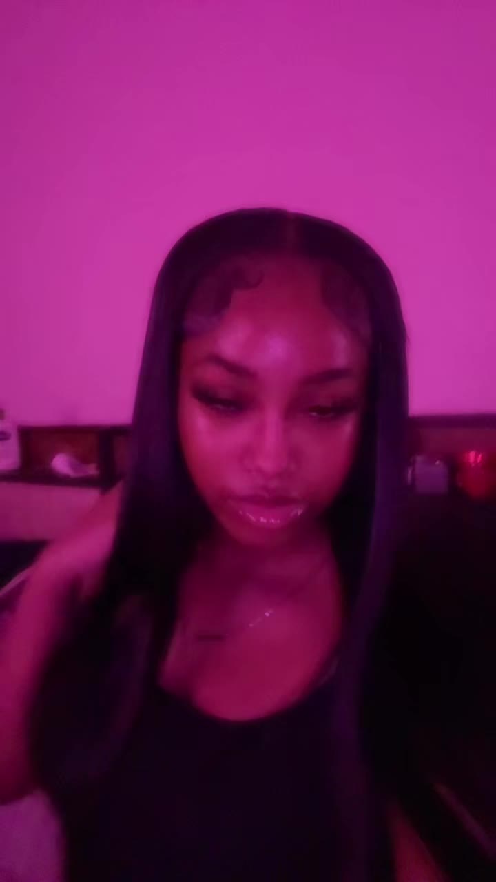 @axvslz_