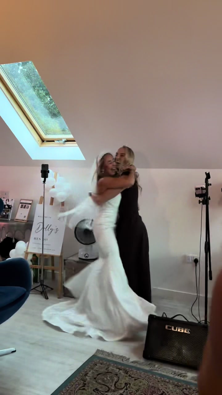 @Dolly | Mum of five | 27 bride