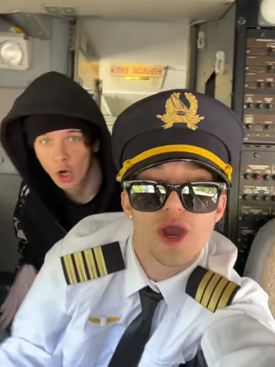 @София