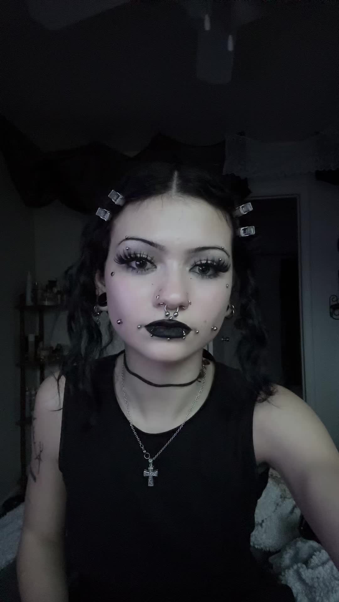 @miss.porcelain_