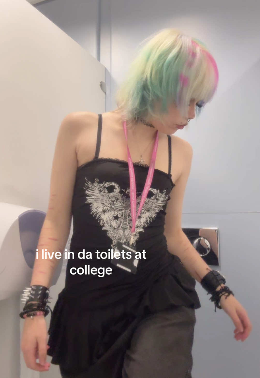 @✩