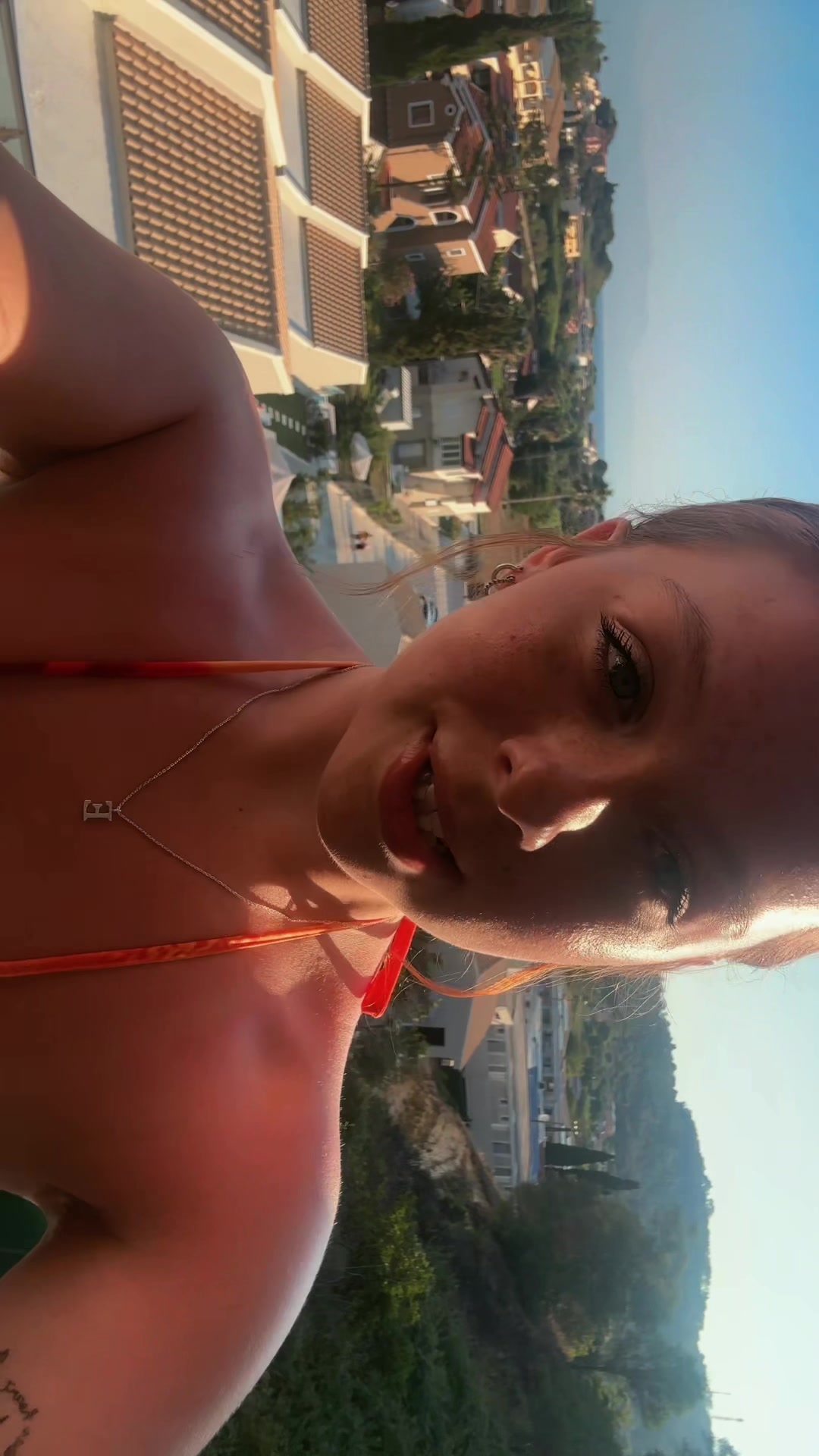 @Ez <3