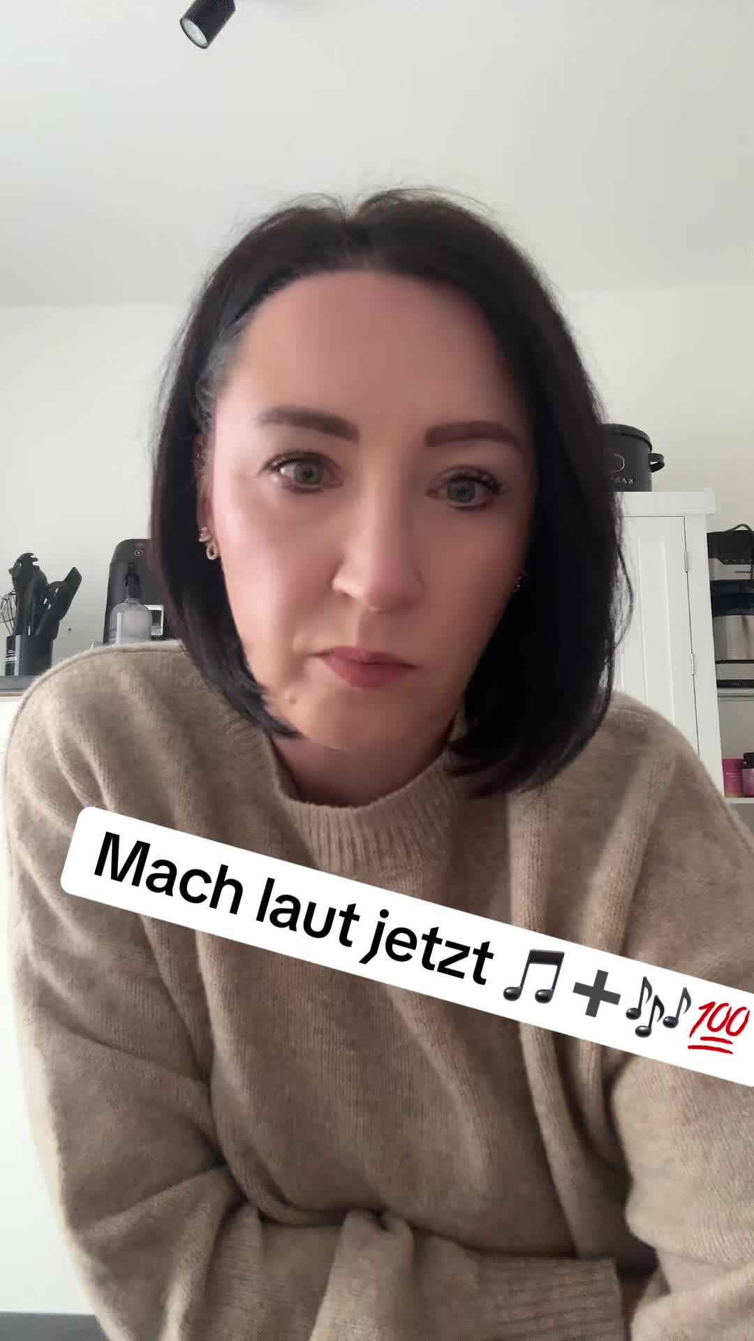 @nicoleshmith