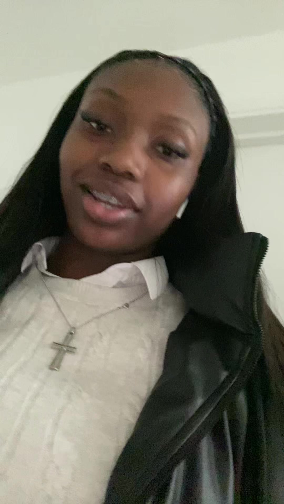 @syviaax