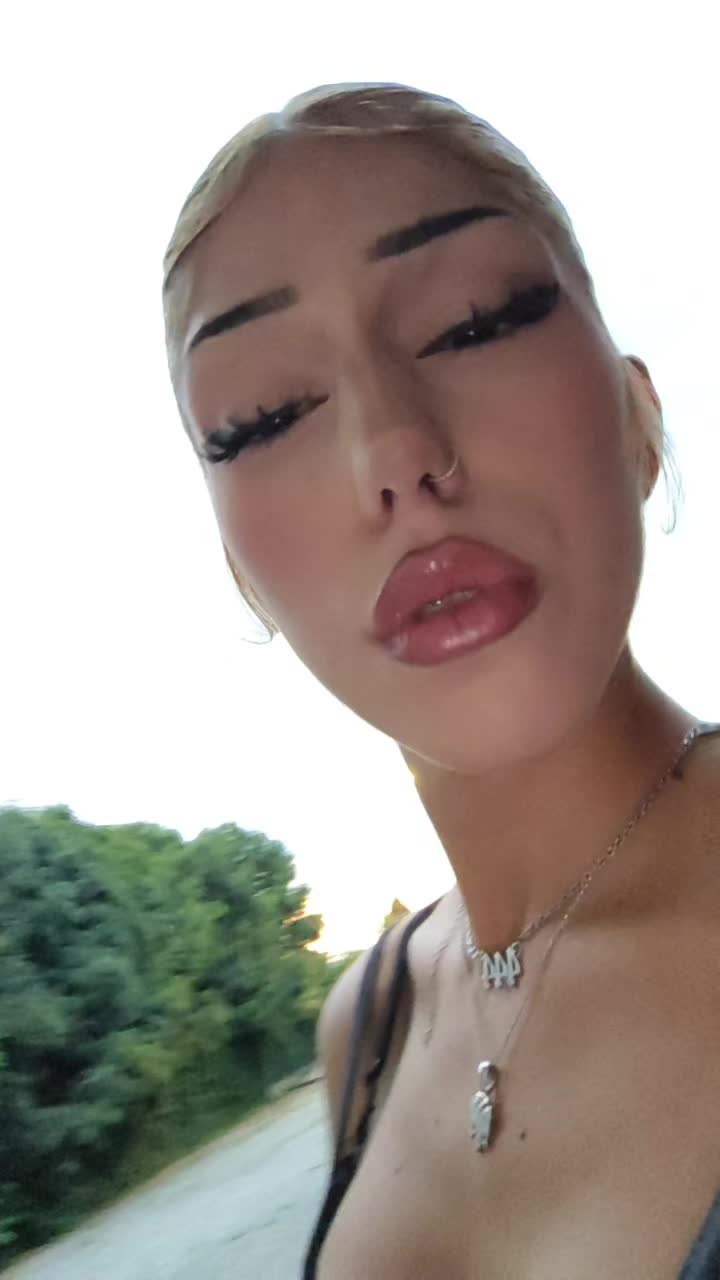@☩