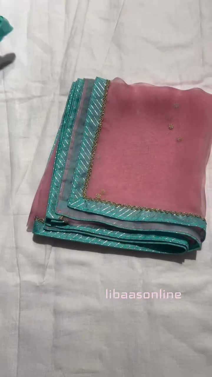 @ਲਿਬਾਸ by ਕੌਰ