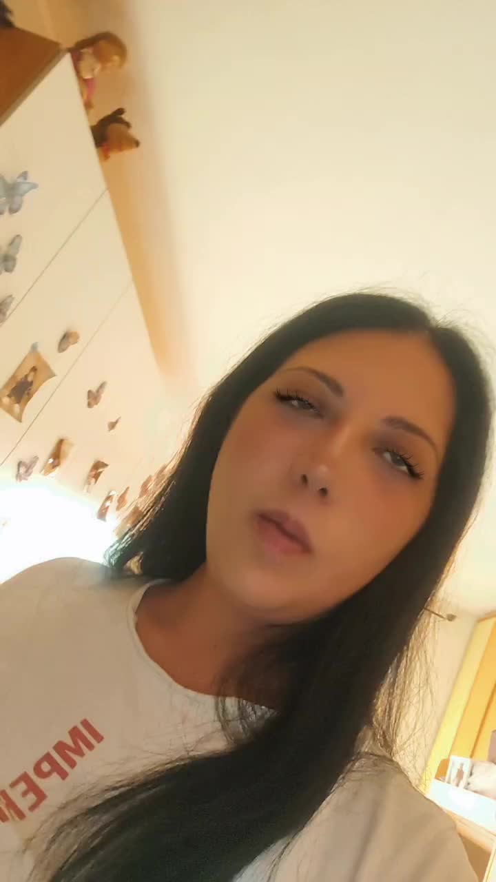 @MELANIA 💫