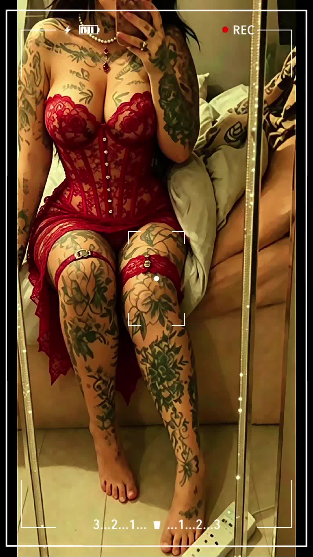 @tattooraverqueenbantergirl💦😉