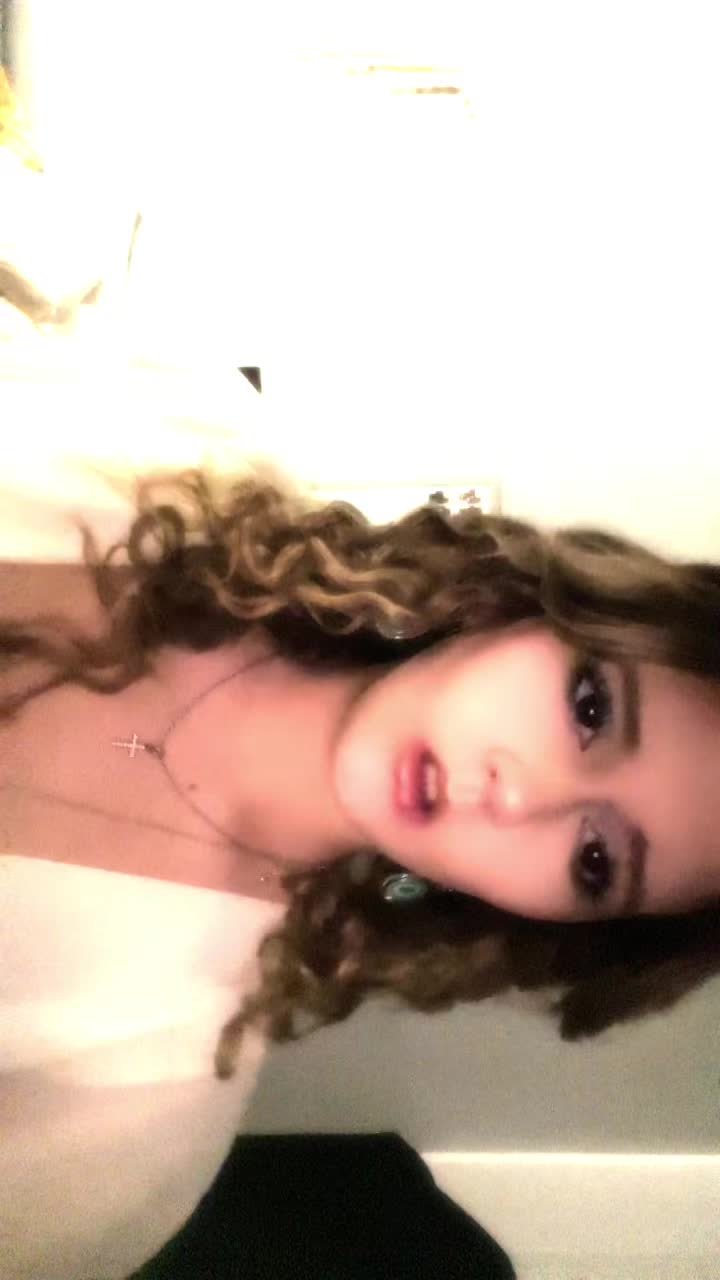 @𝔸𝕝𝕚 ✰