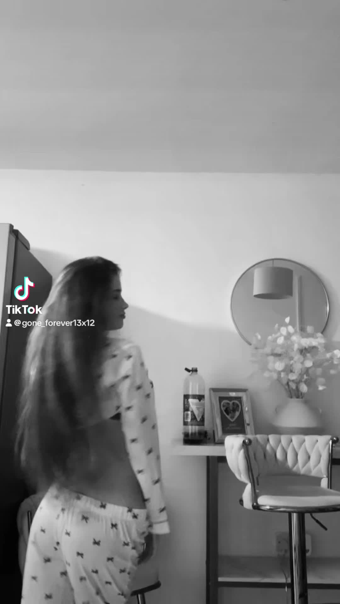 @𝒲