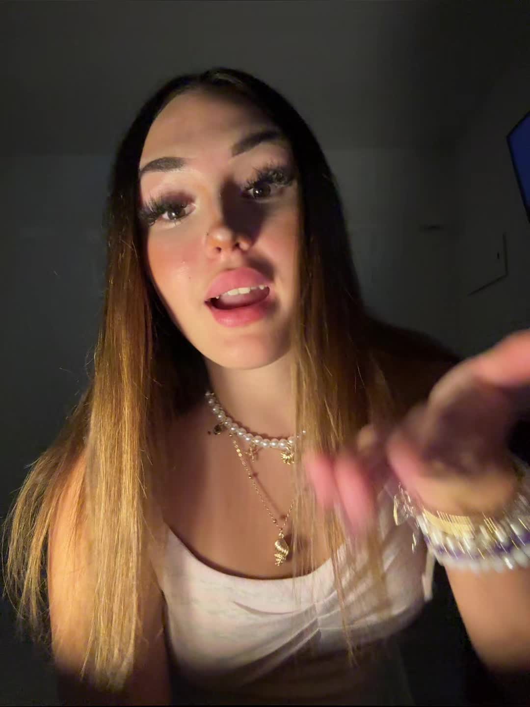 @caarlaaxx_