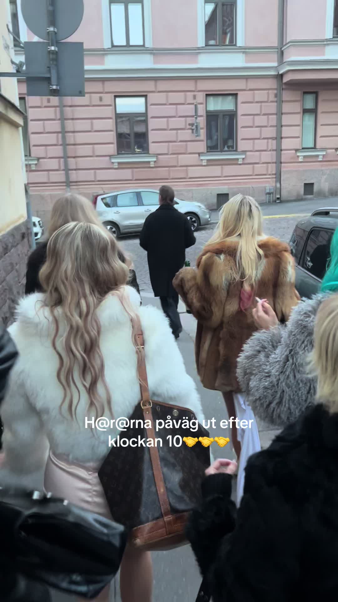 @ELLA🤠