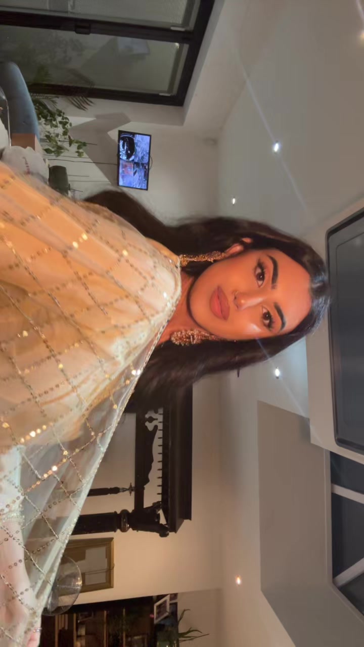 @arooj