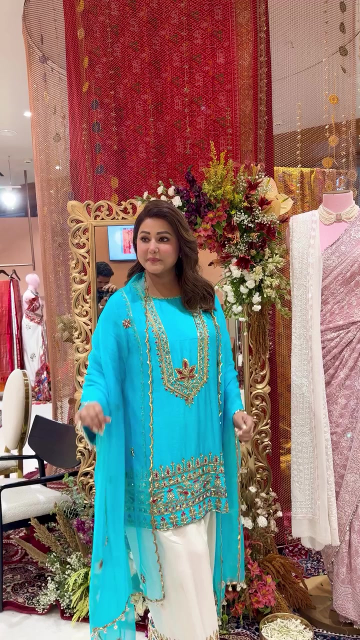 @Hina Khan 💎