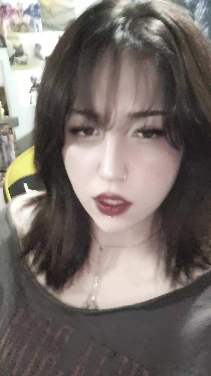 @🦦