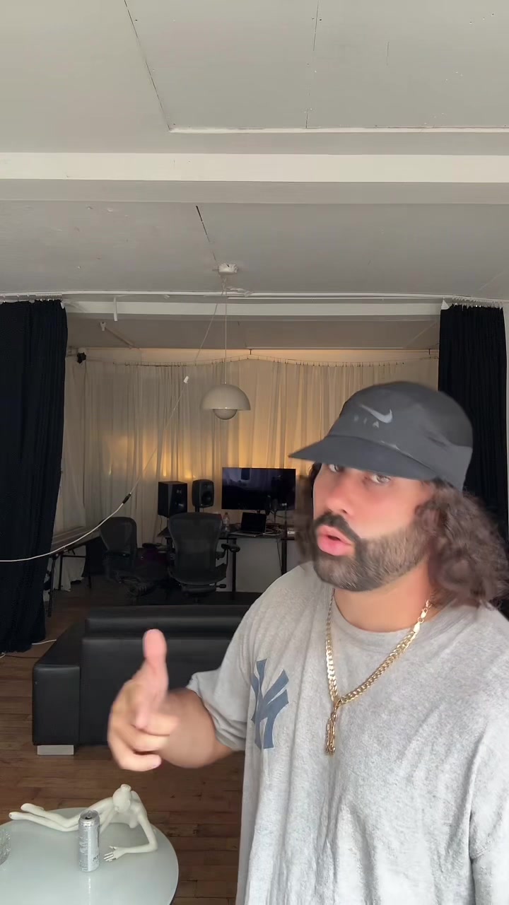 @freebadmanbuds