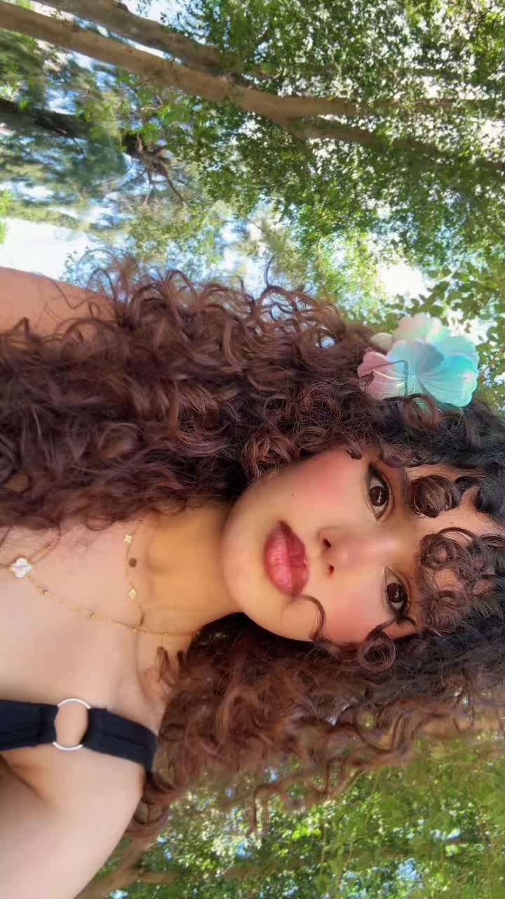 @Curlypurlyy👩🦱