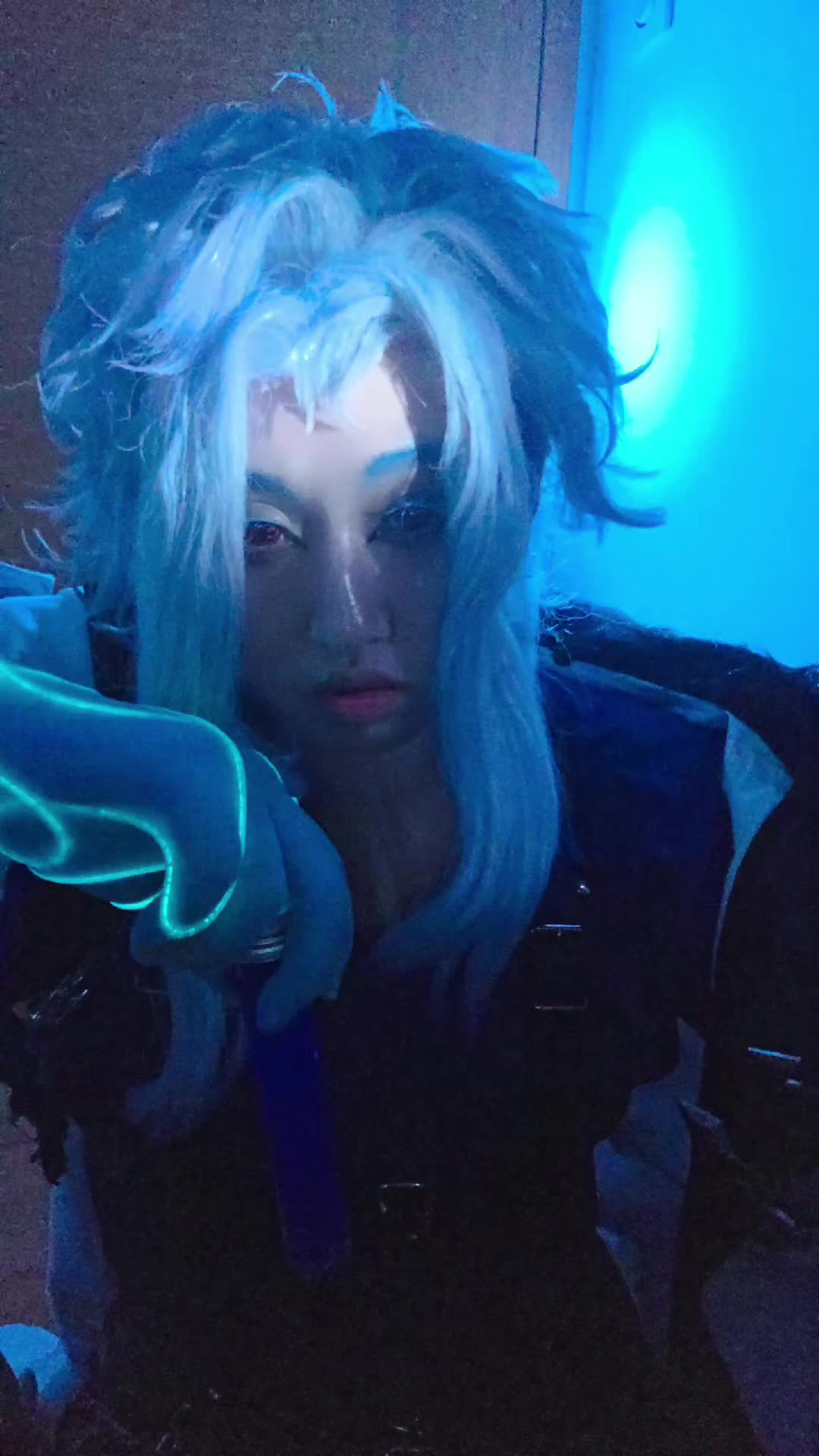 @halogenjuice.cos (IG)