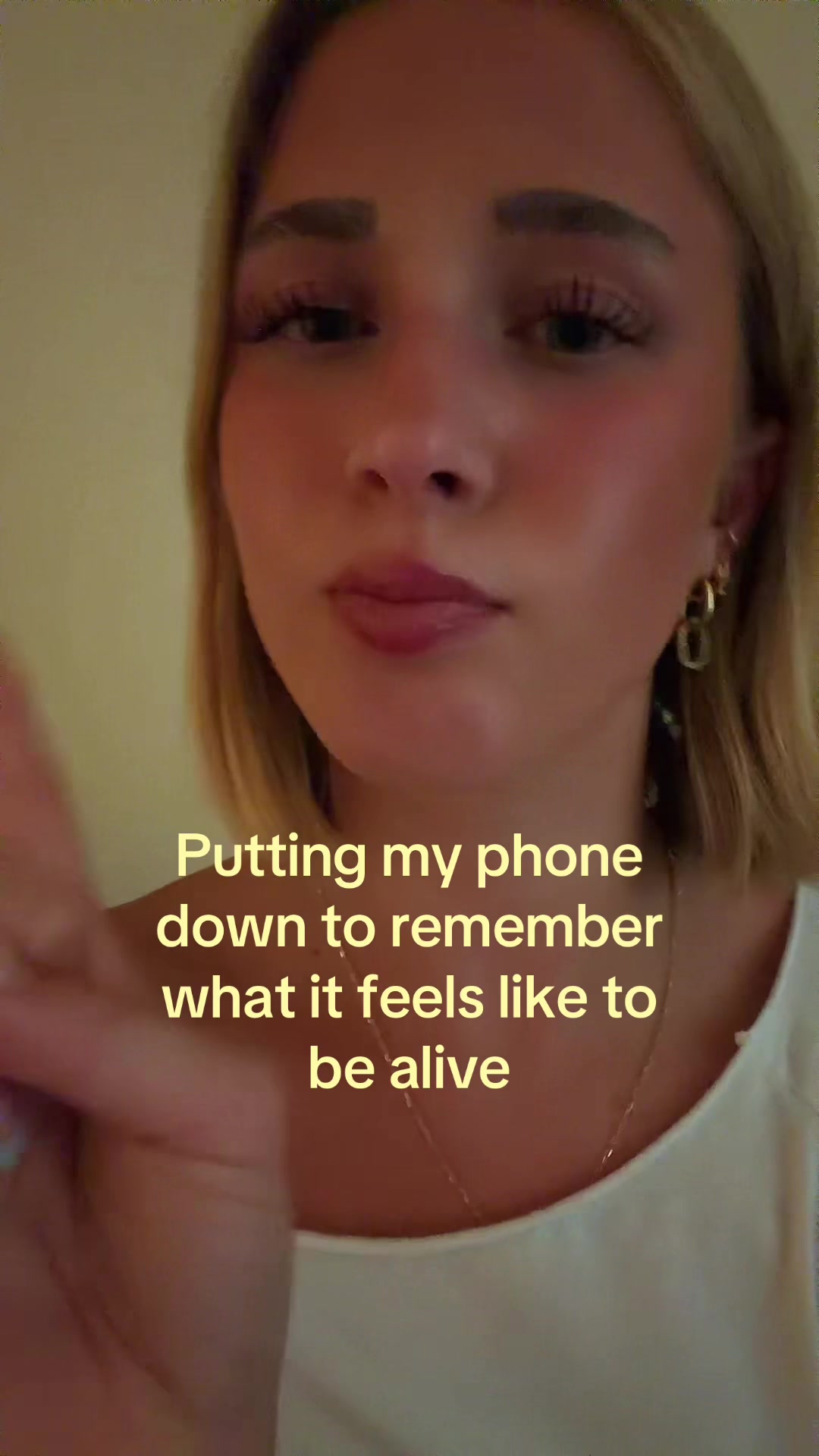 @theelliebarker
