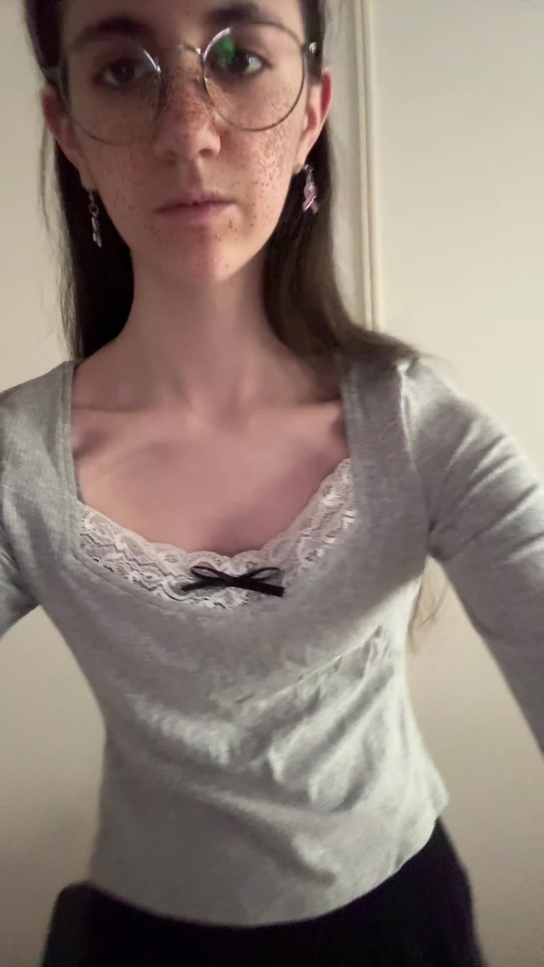 @elenina🎗️💜