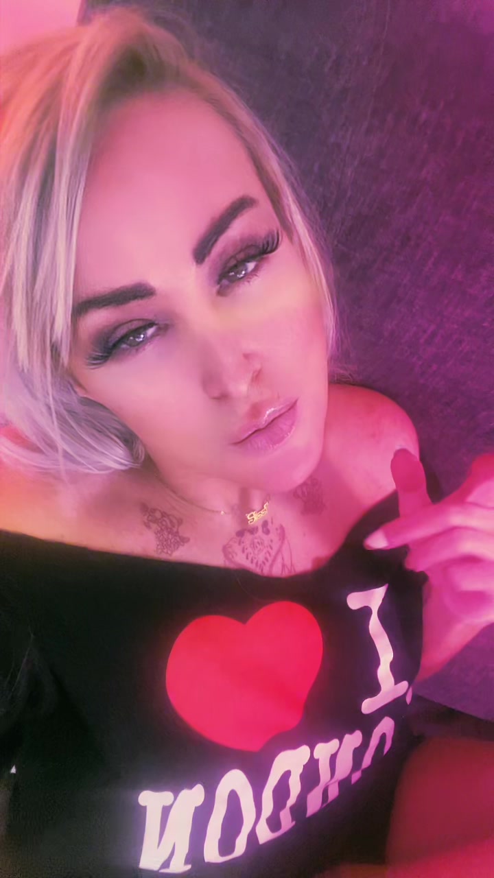 @Sissi Sinner😈