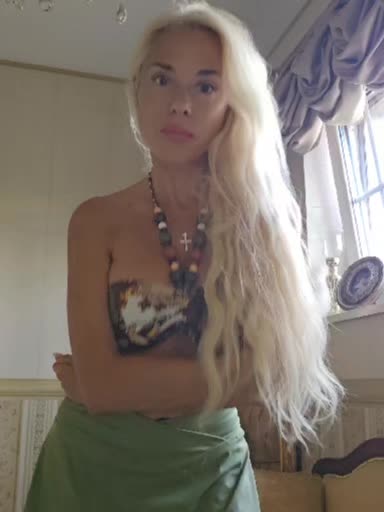 @BlondiFox