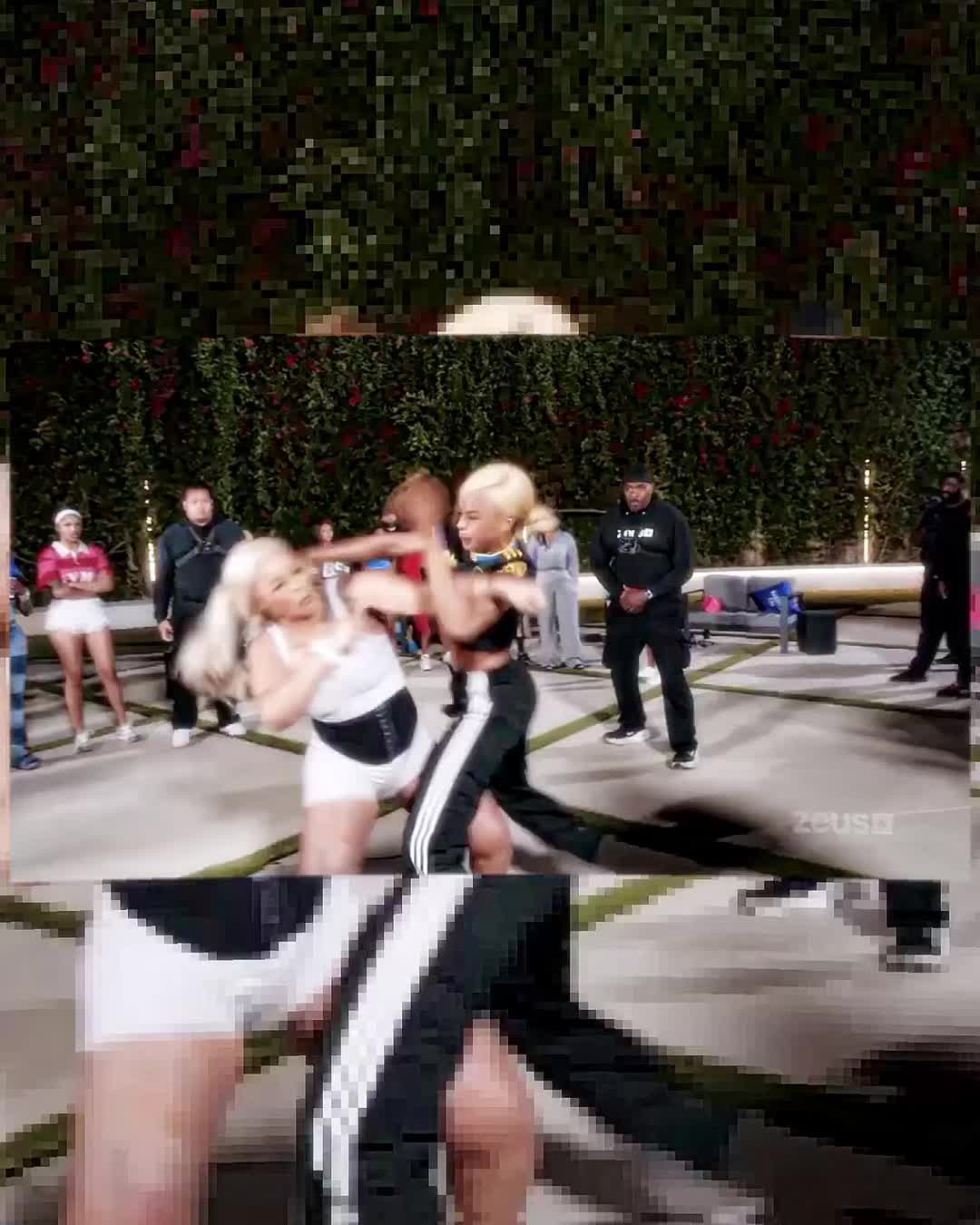 @𝔱𝔦𝔣𝔞𝔞.