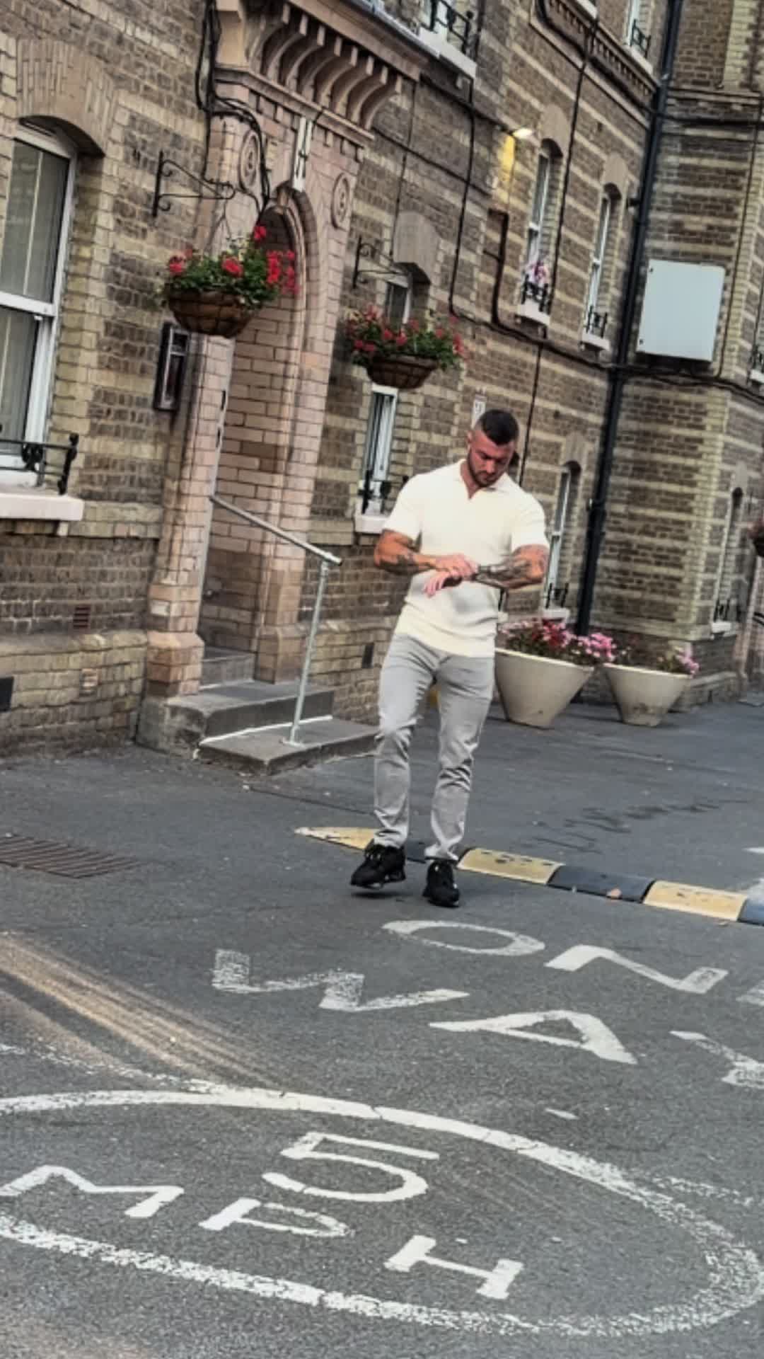 @Jameshardyx93