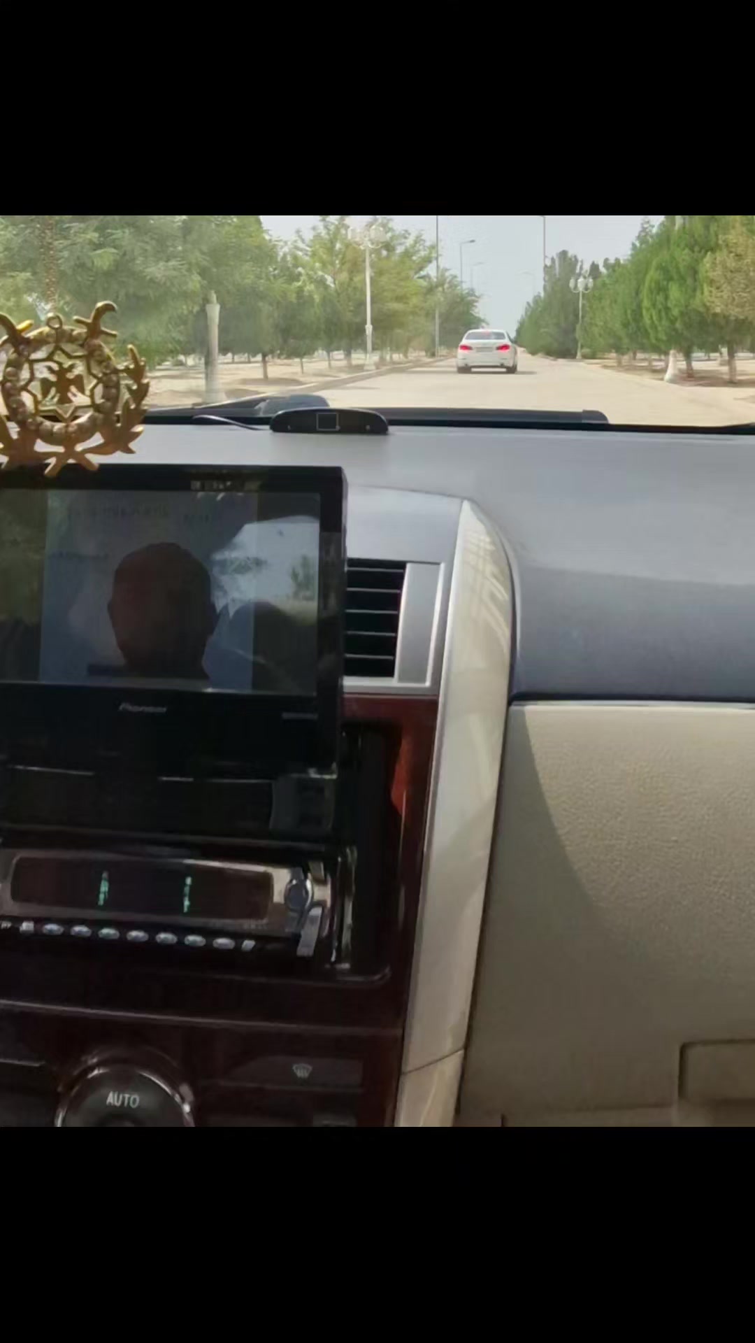 @عزيز