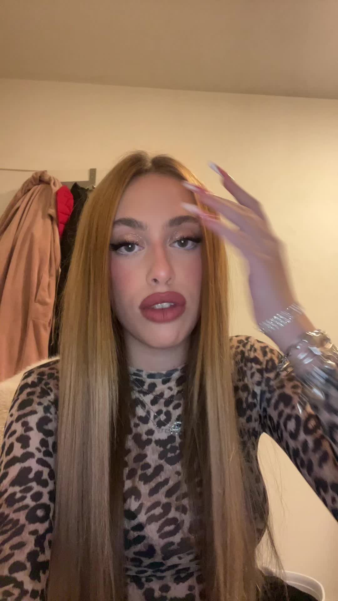 @c;